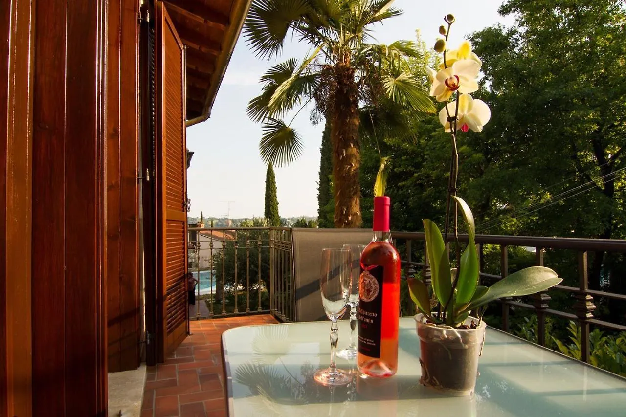 B&B Garda In Gardone Riviera Bed & Breakfast