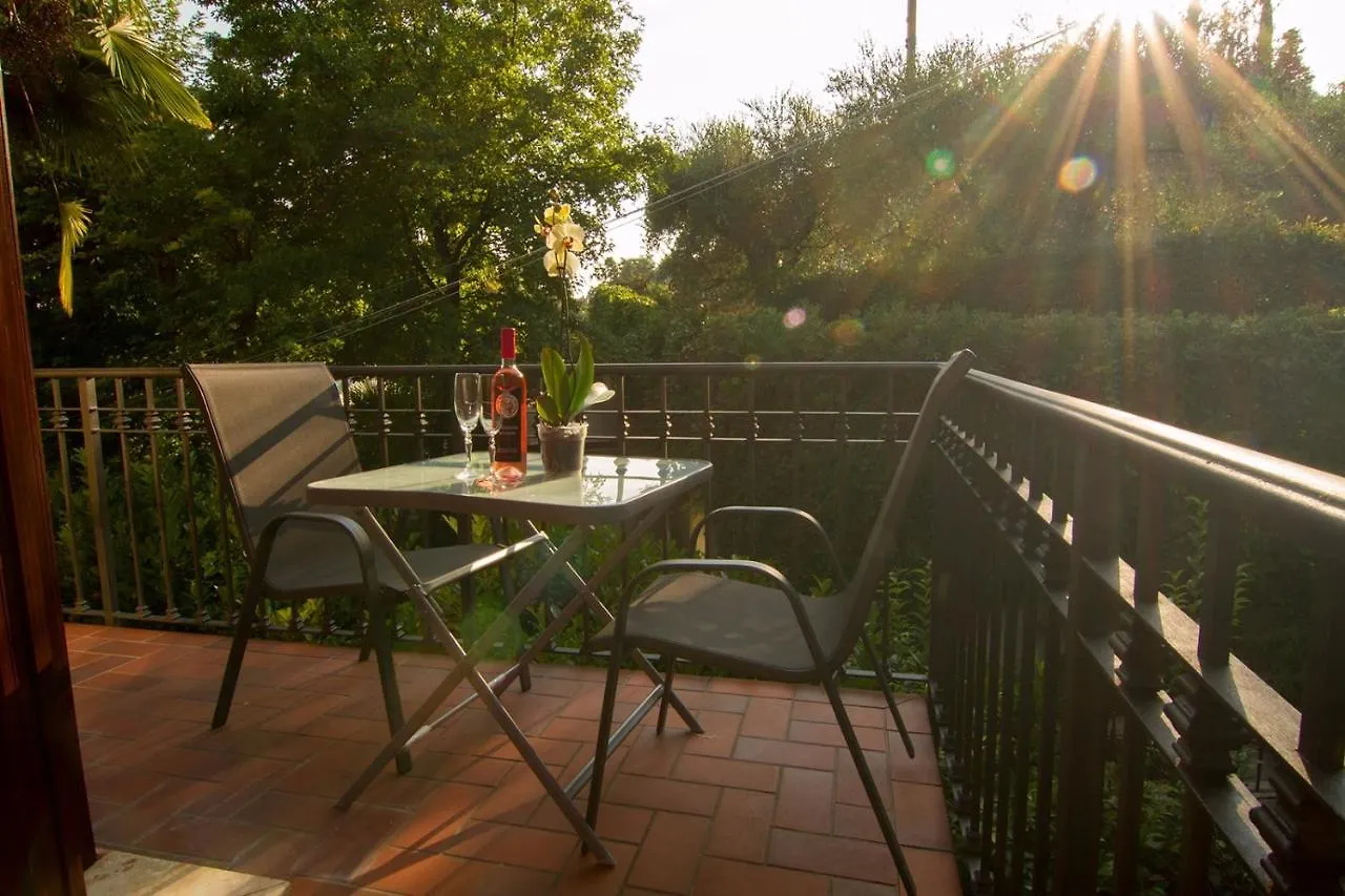 B&B Garda In Gardone Riviera Italy