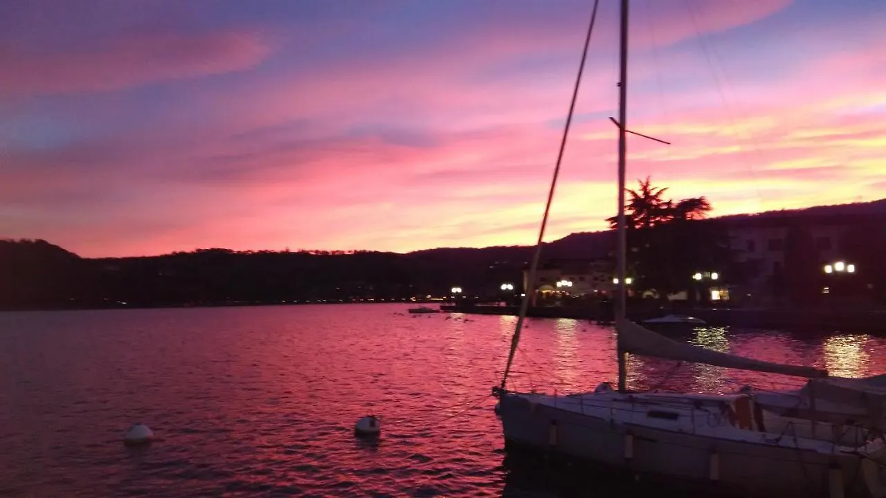 B&B Garda In Gardone Riviera Bed & Breakfast